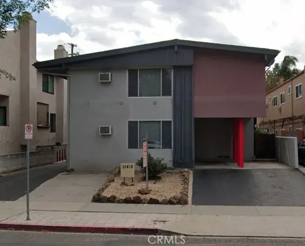 13418 Moorpark Street 1, Sherman Oaks