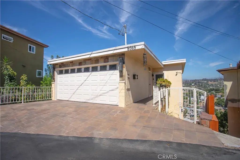 5065 La Calandria Drive, Los Angeles