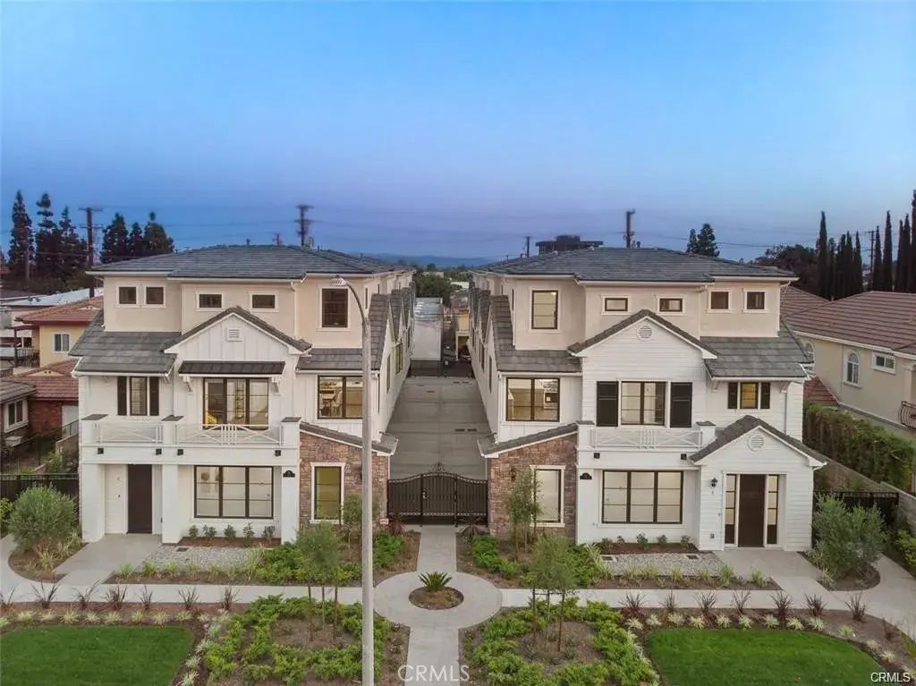 22 E Colorado, Arcadia