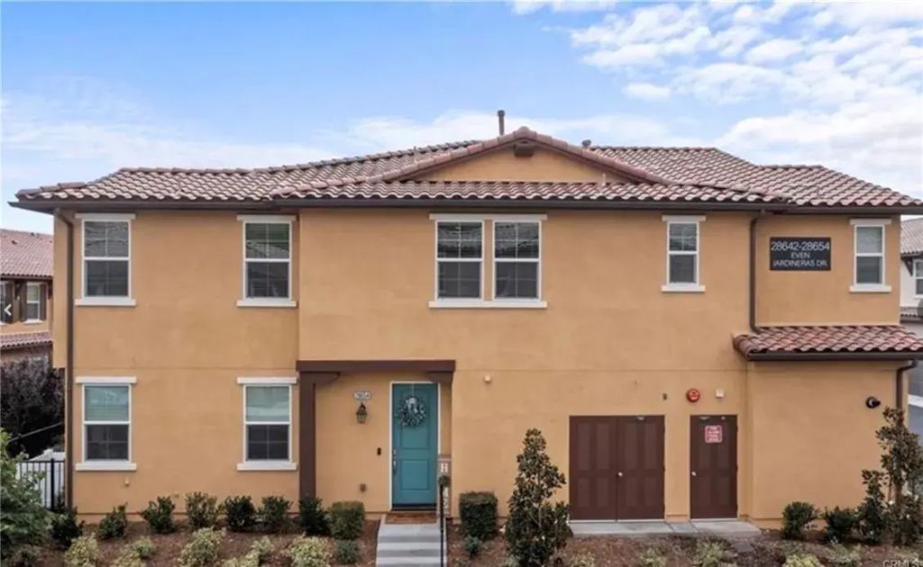 28654 Jadineras Dr, Valencia