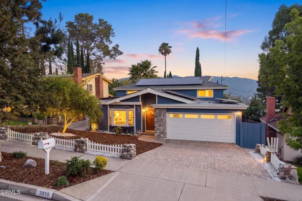 3930 Burritt Way, Glendale
