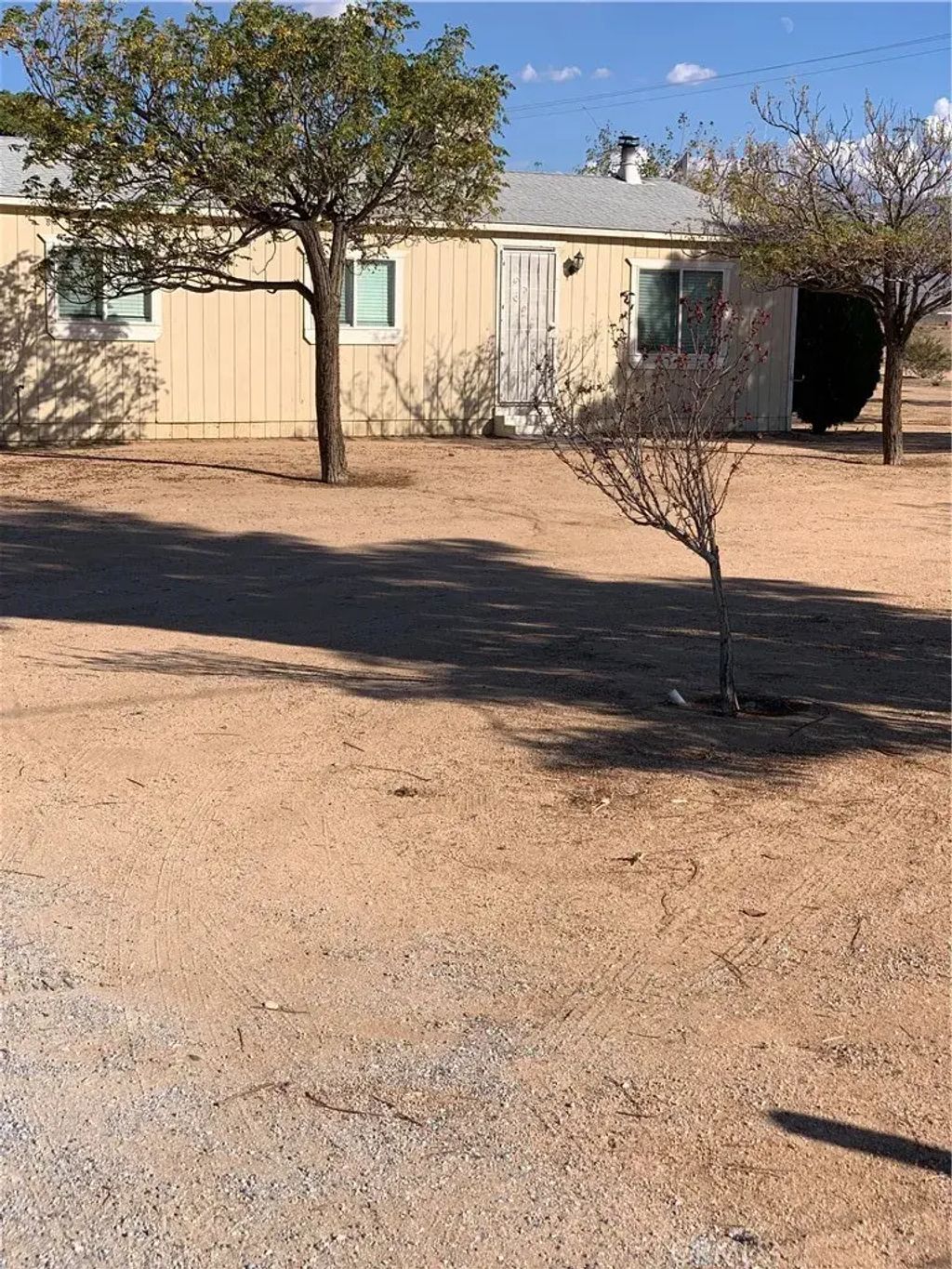 11921 Milpas Drive, Apple Valley