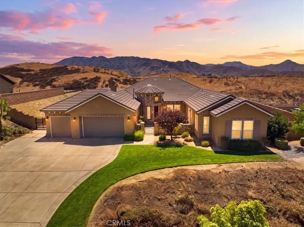3086 Crystal Ridge Lane, Colton