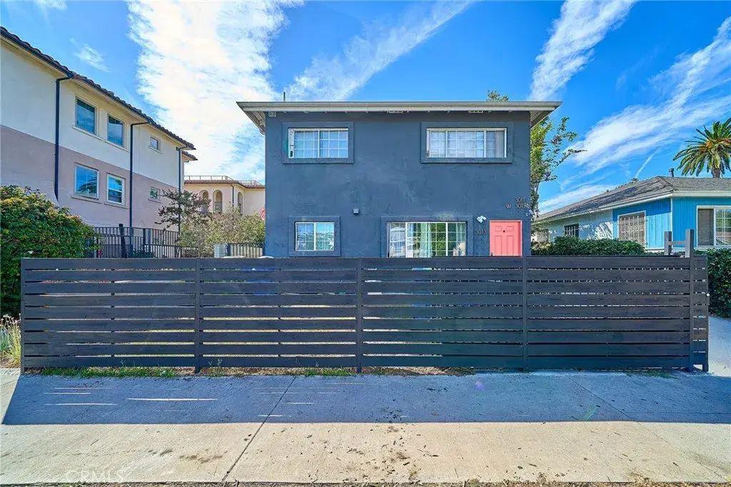 3011 S West View, Los Angeles