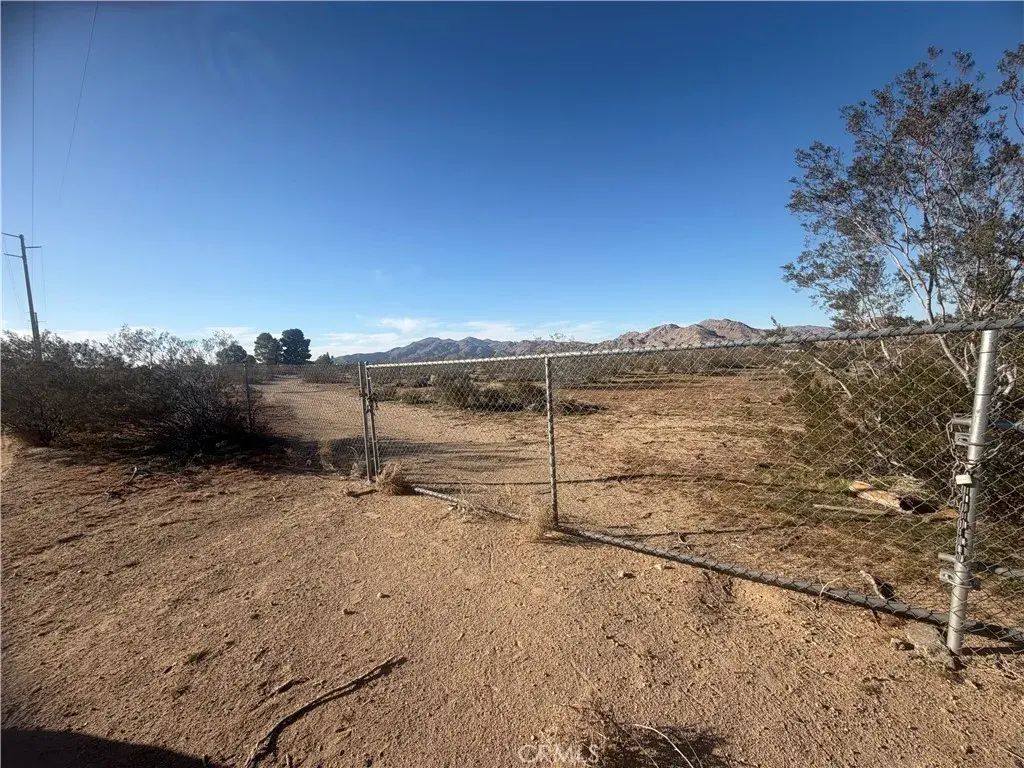 31020 Pawnee, Lucerne Valley