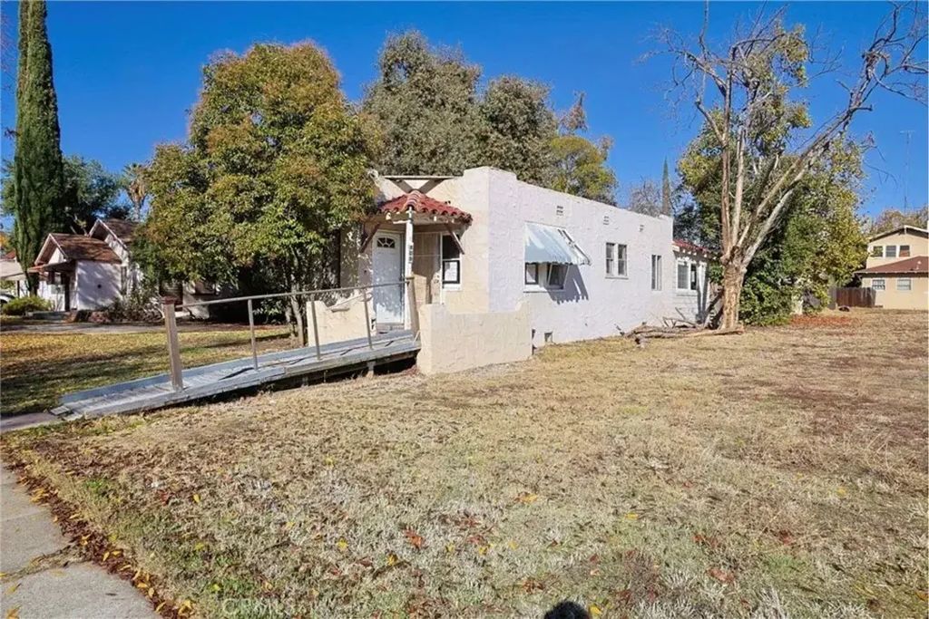 409 W 25th Street, Merced