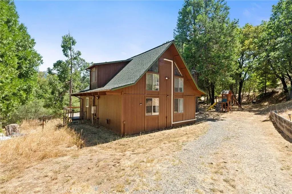 5570 Grayling, Mariposa