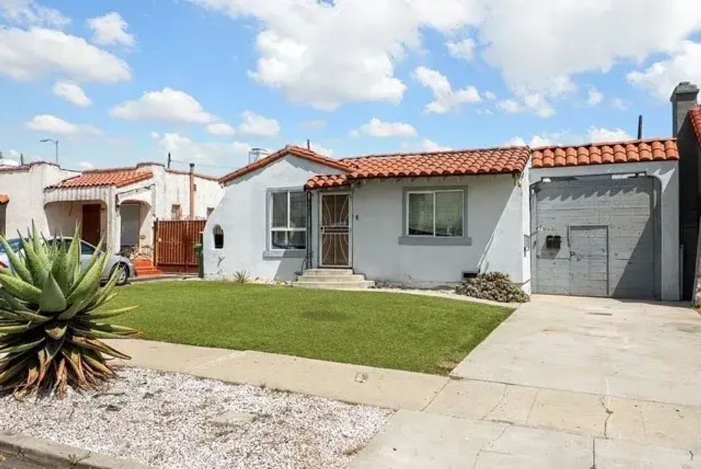 2149 W 80th, Los Angeles