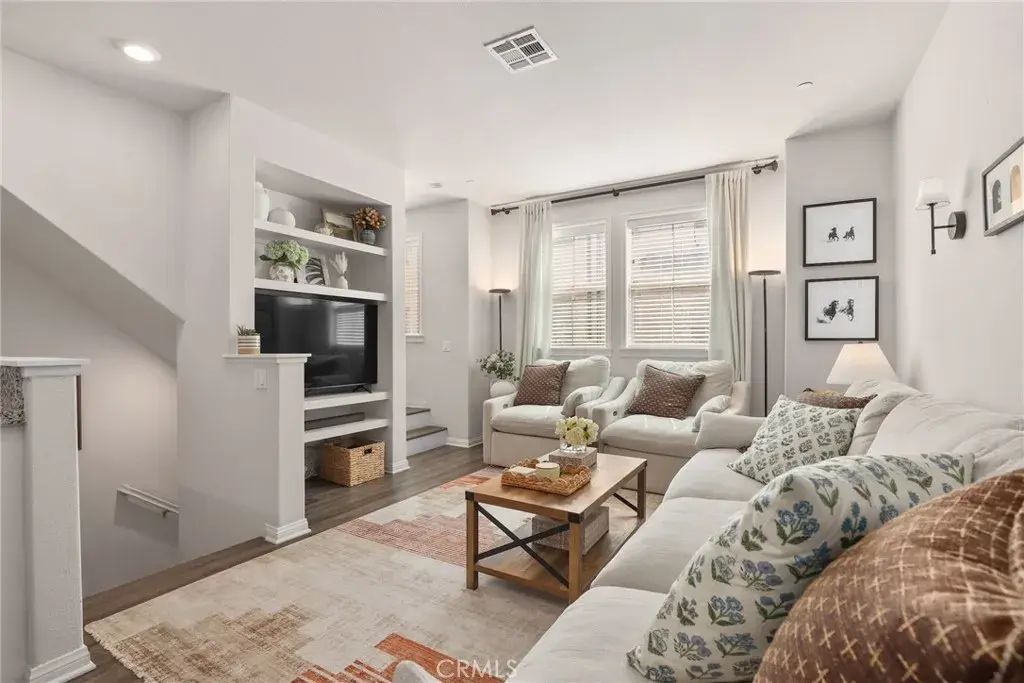 14104 W Birch Lane, Van Nuys