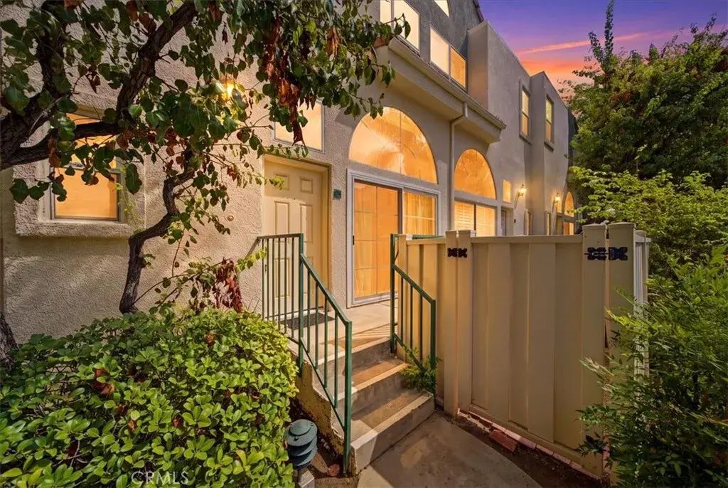 5455 Sylmar 1402, Sherman Oaks