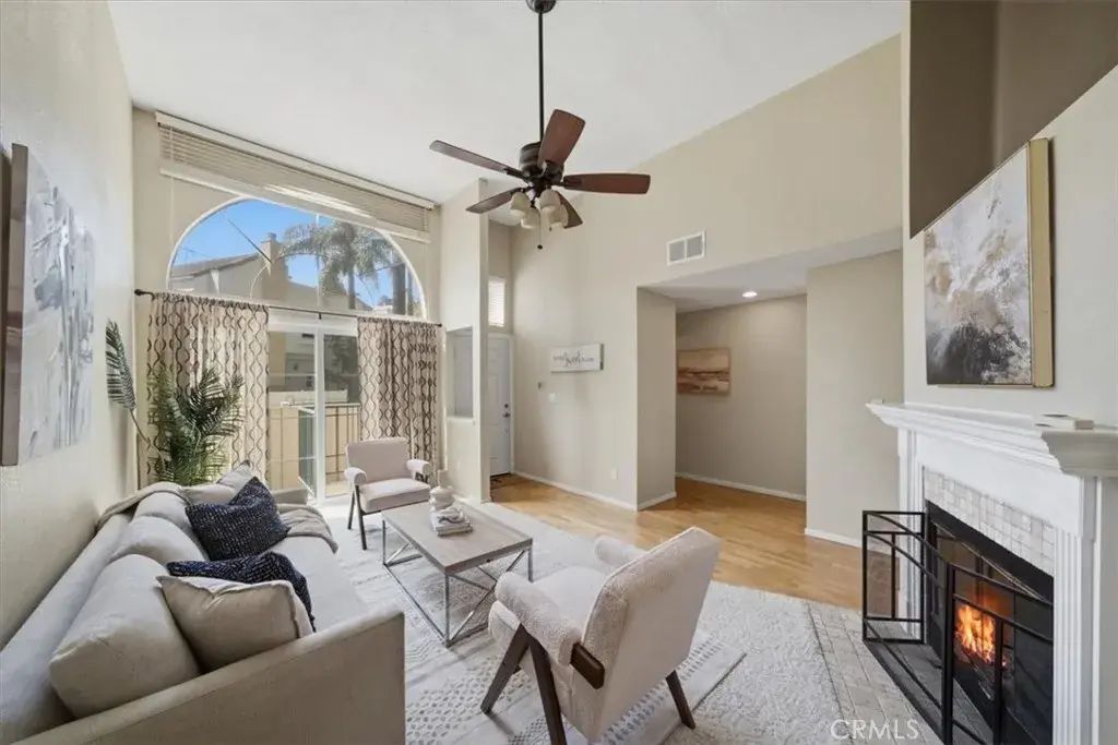 5455 Sylmar 1402, Sherman Oaks