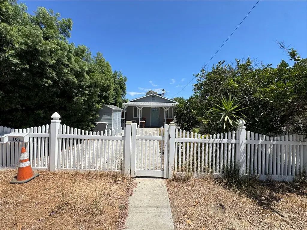 1454 N Clybourn Avenue, Burbank