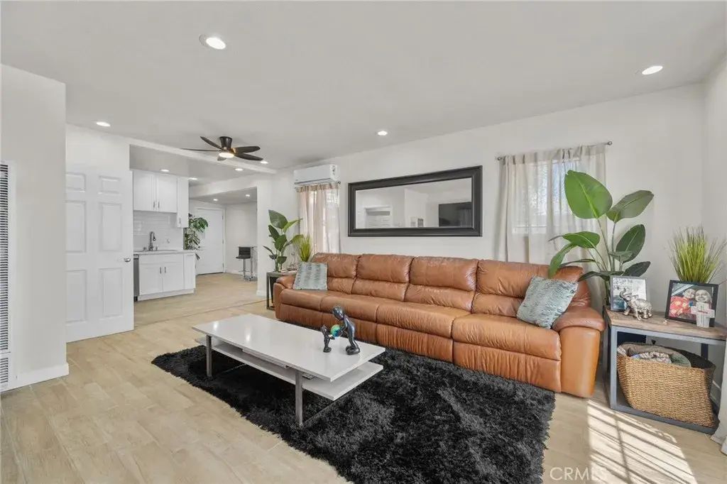 7941 Lemona Avenue, Panorama City