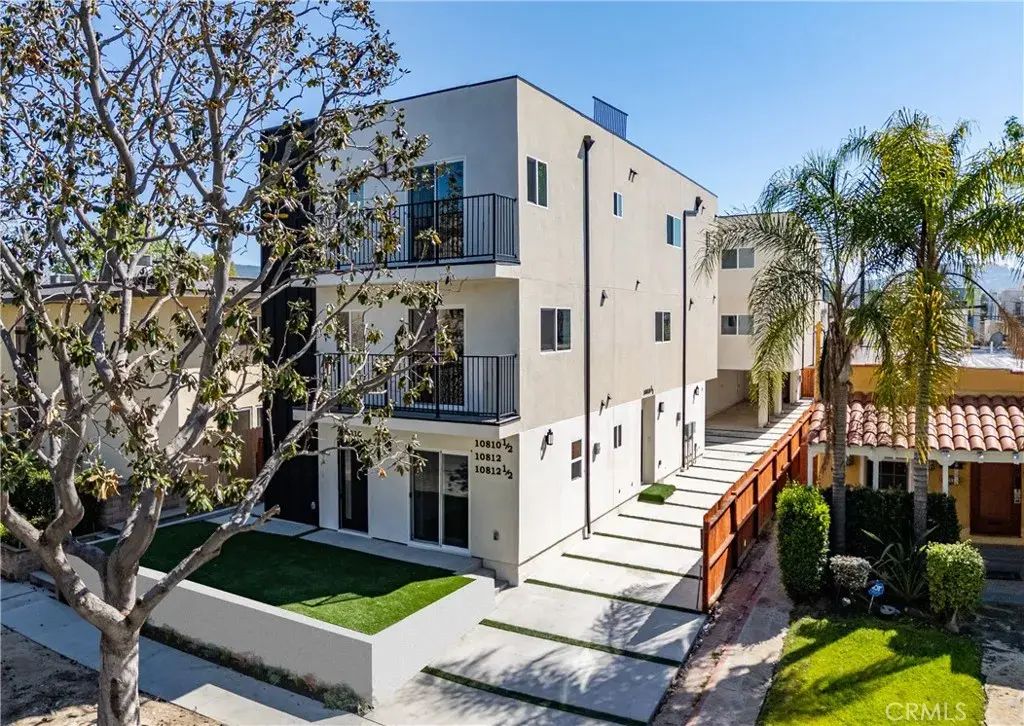 10810 Hesby, Los Angeles