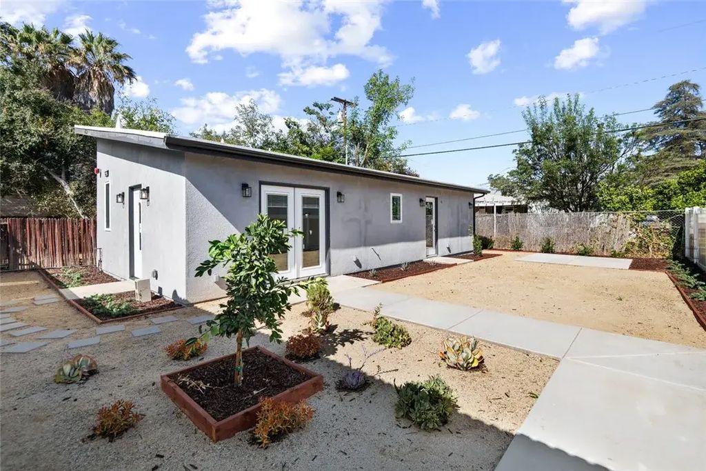 6652 Palm Avenue, Riverside