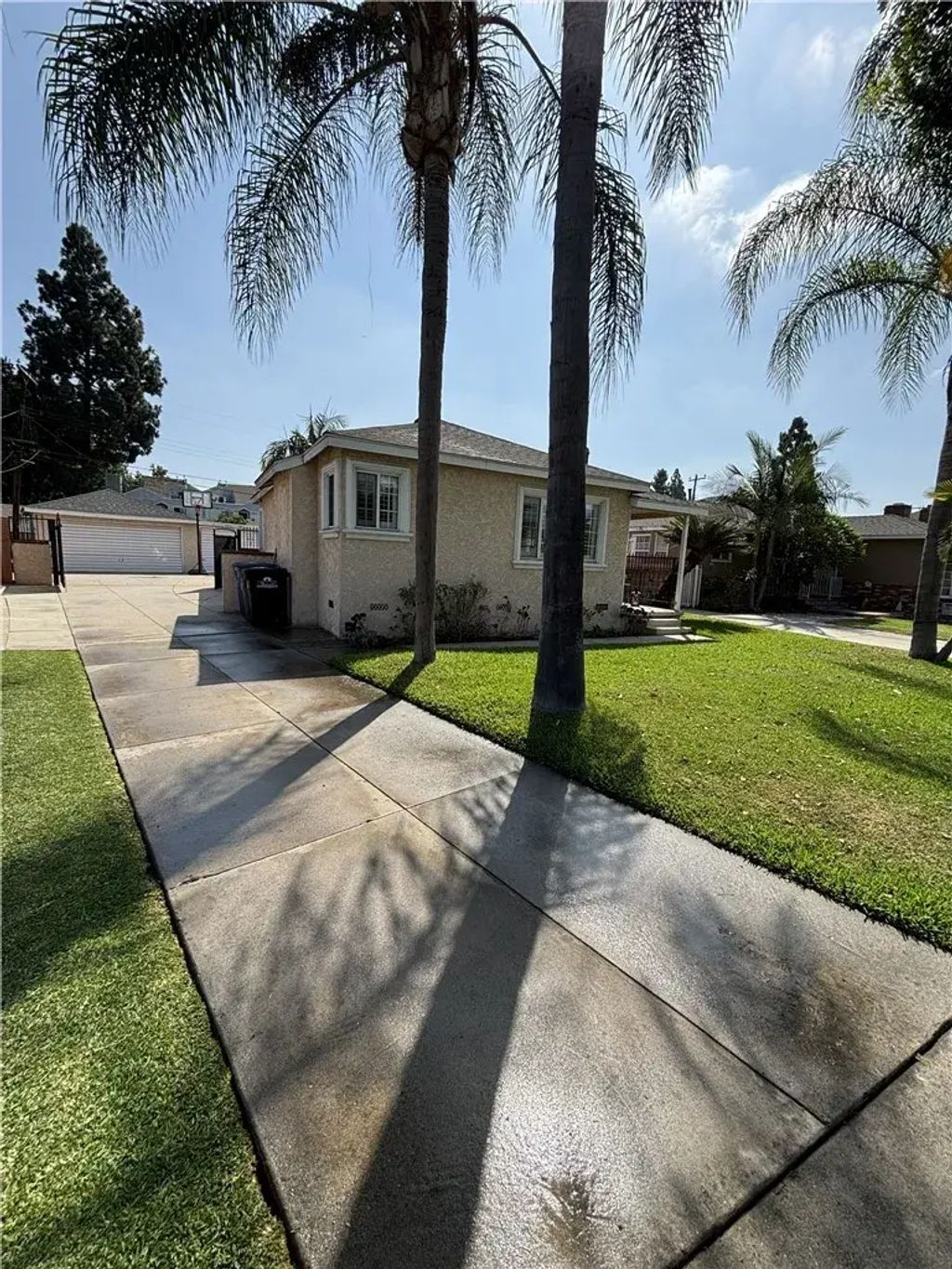 10614 Beak, South Gate