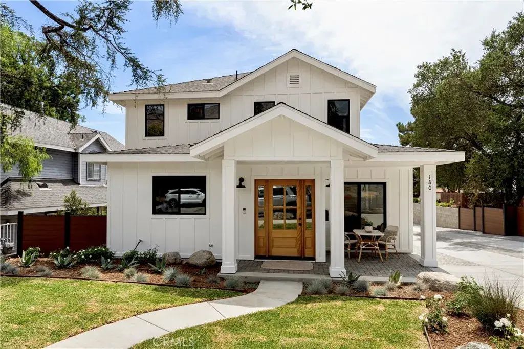 180 W Highland Avenue, Sierra Madre