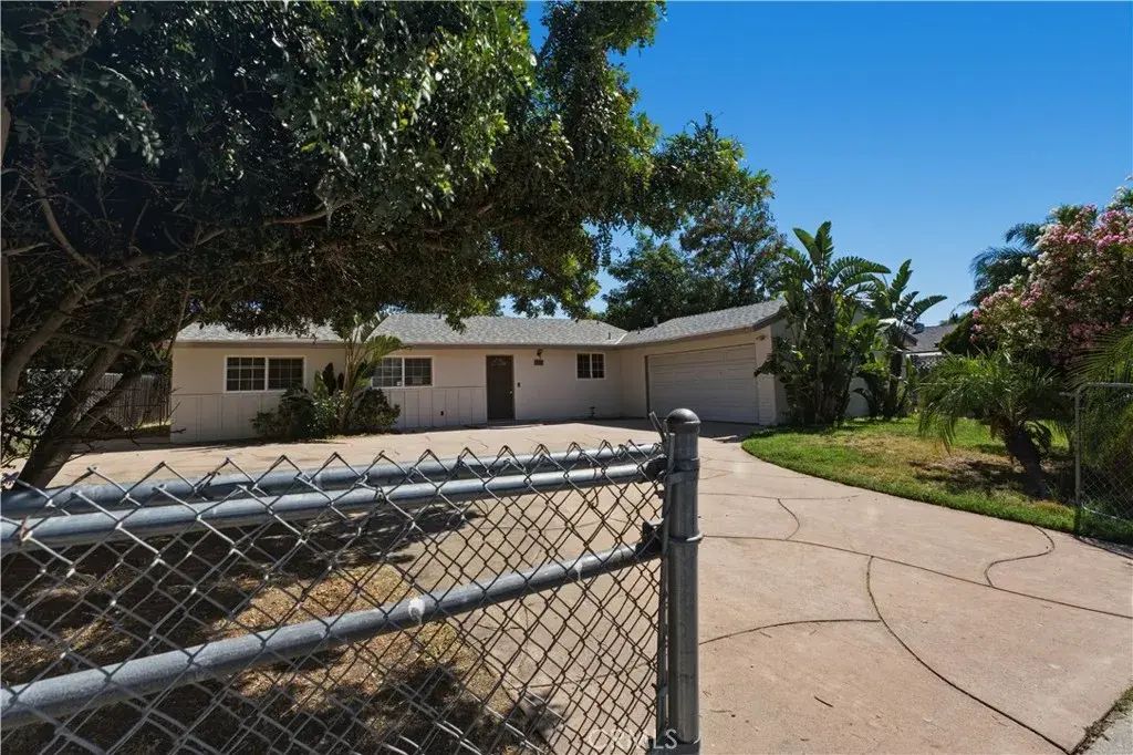 1720 Anderson, Simi Valley