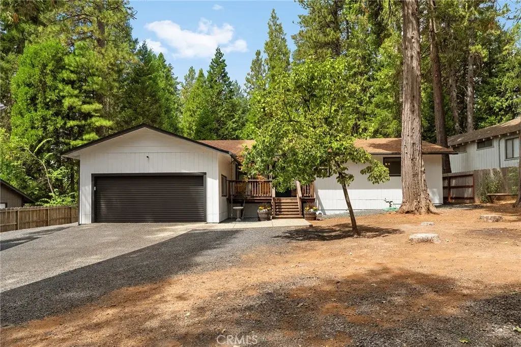 14043 Creston Road, Magalia