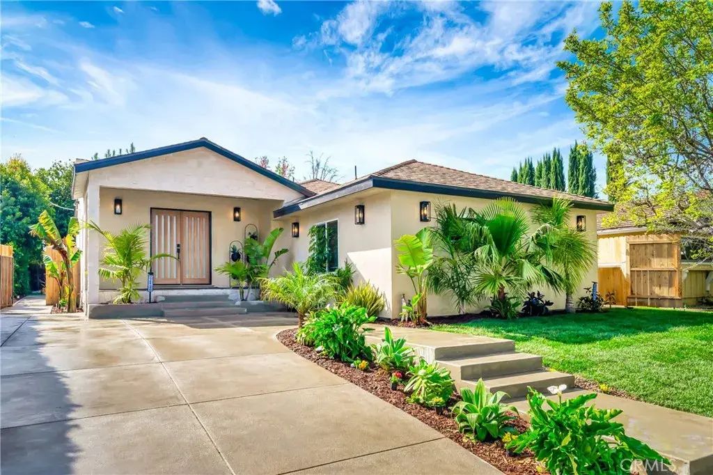 22120 Costanso Street, Woodland Hills
