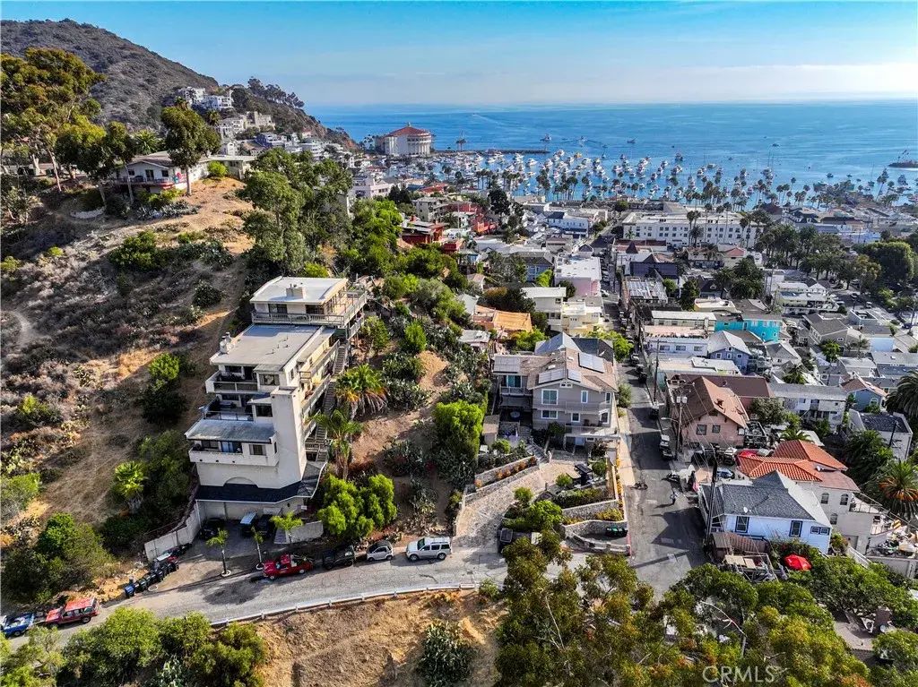 Tremont, Avalon