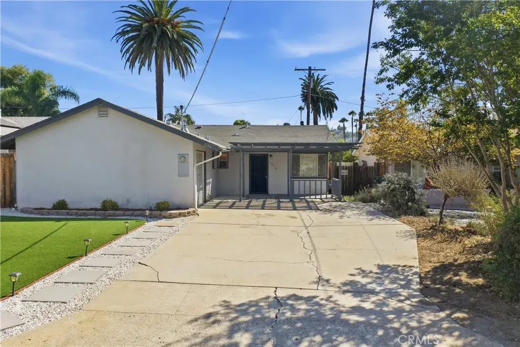 1354 S Maple, Escondido