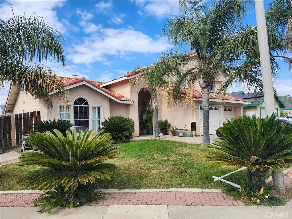 1835 Blossom Avenue, Delano