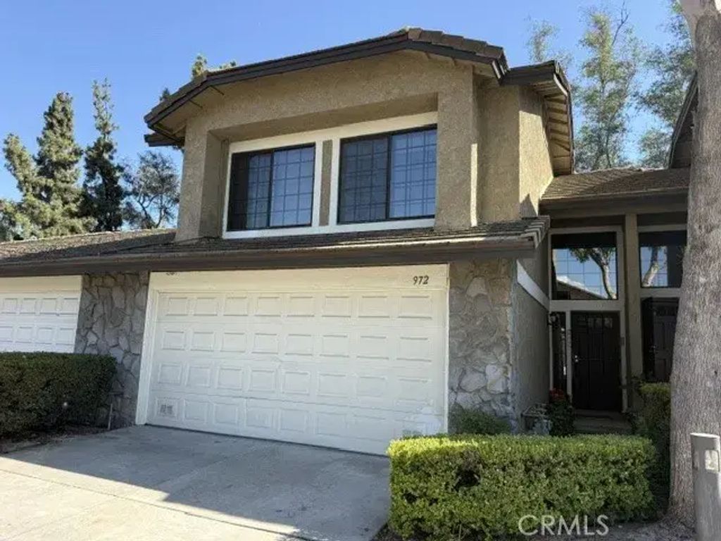 972 Sandstone, Glendora