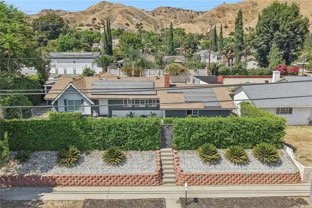 10065 Foothill, Lakeview Terrace