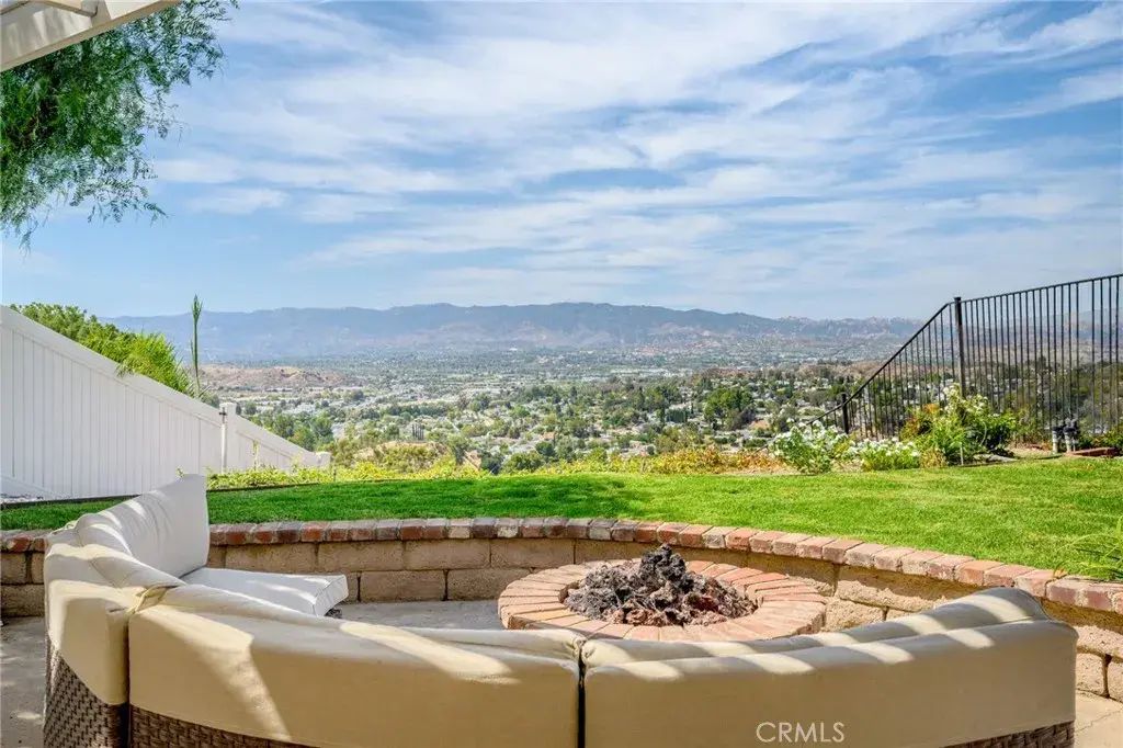 27403 Garza Drive, Saugus