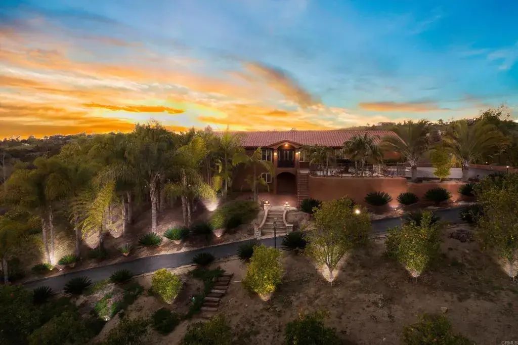 2440 Los Alisos, Fallbrook