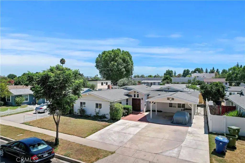 22248 Leadwell, Los Angeles
