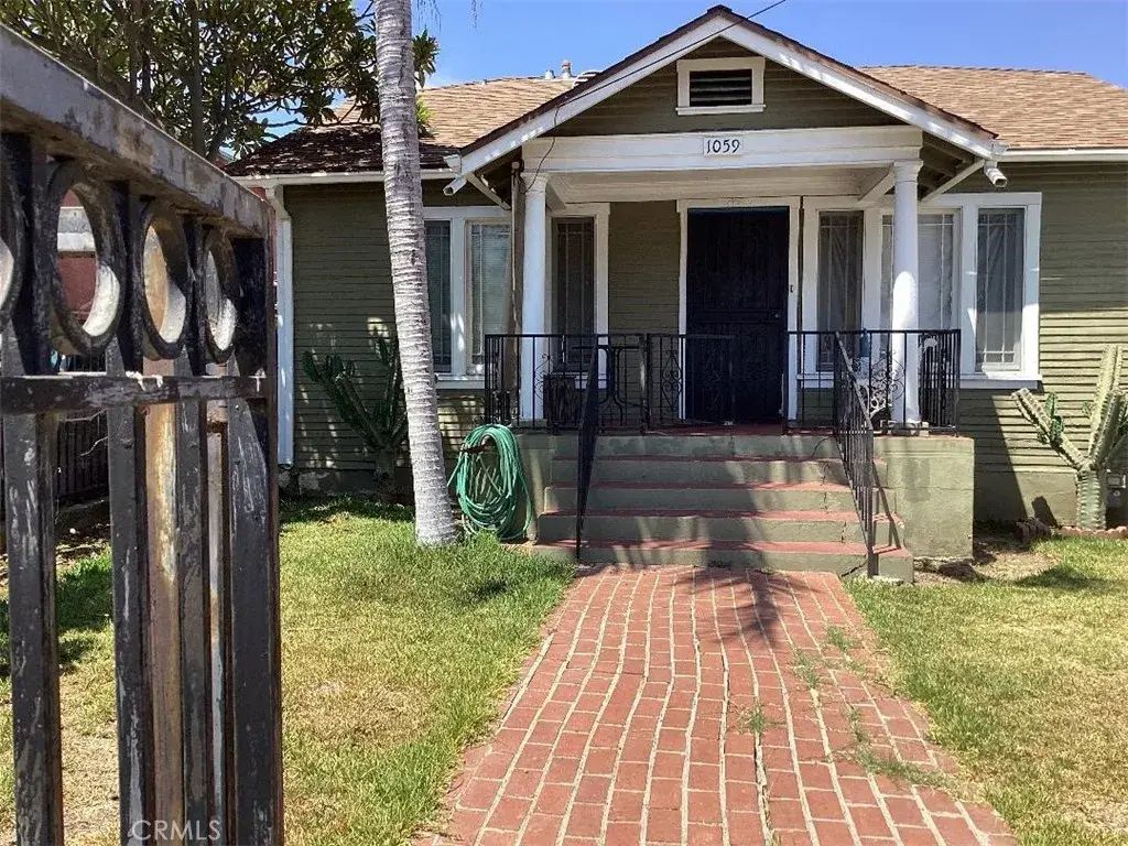 1059 Thornton, Los Angeles