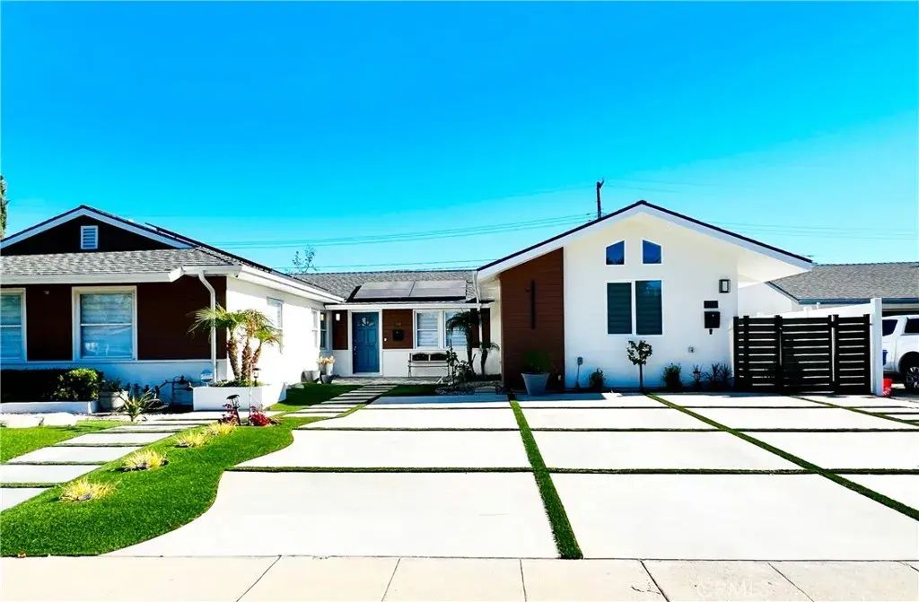 7300 Ponce Avenue, West Hills