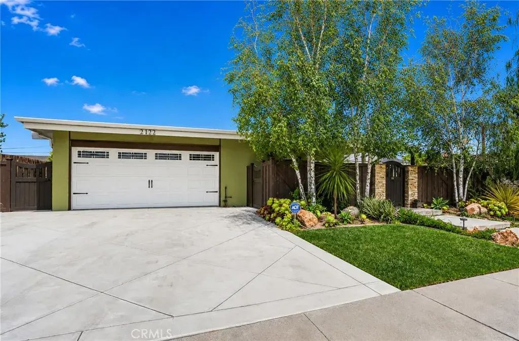13422 Elizabeth, Tustin