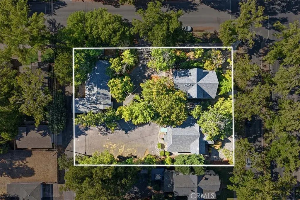 1361 Esplanade, Chico