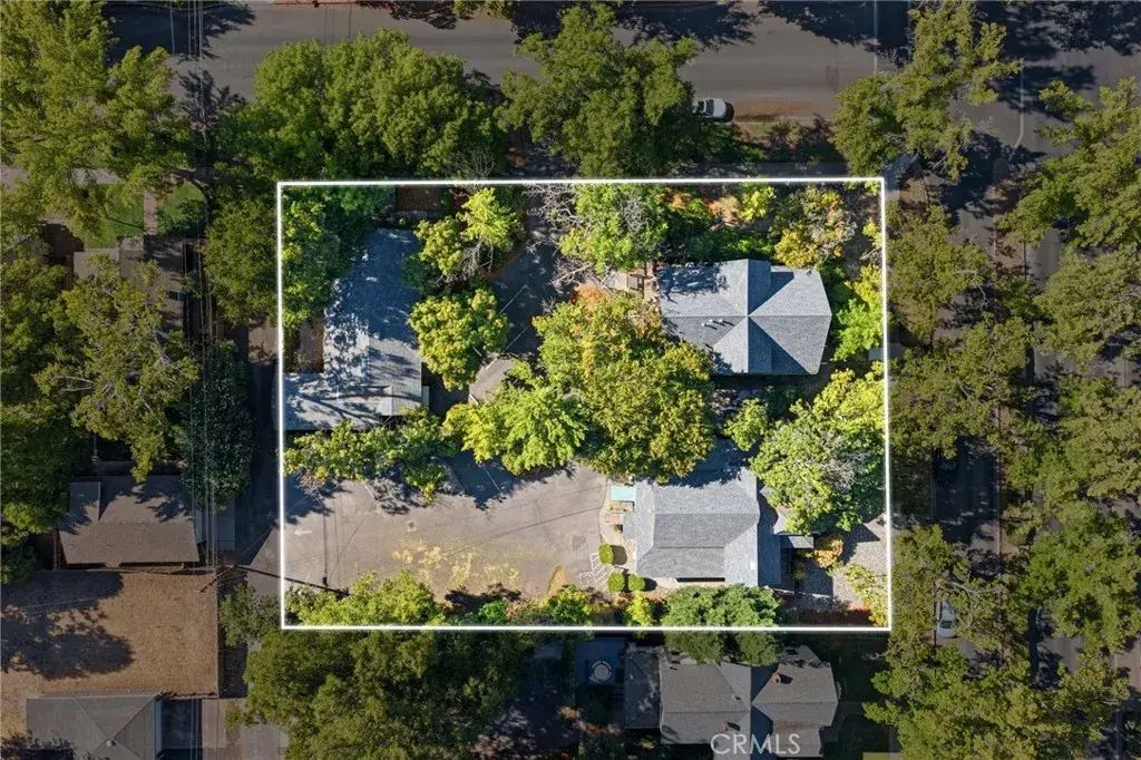 1361 Esplanade, Chico