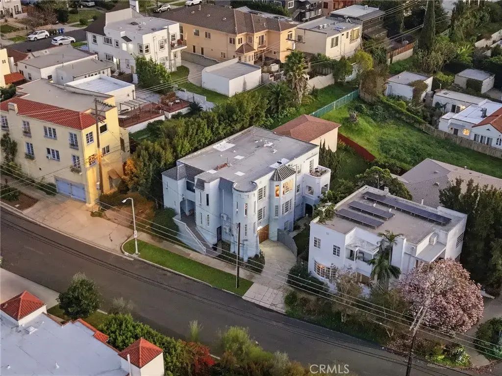 4916 W 12th, Los Angeles