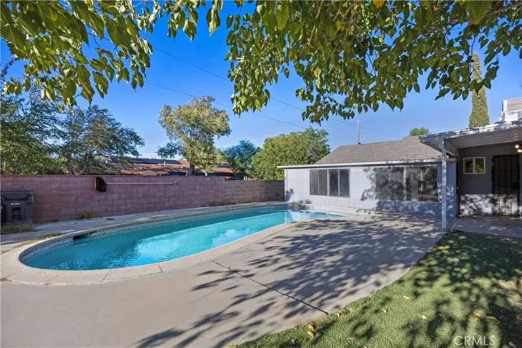 1058 E Avenue R2, Palmdale