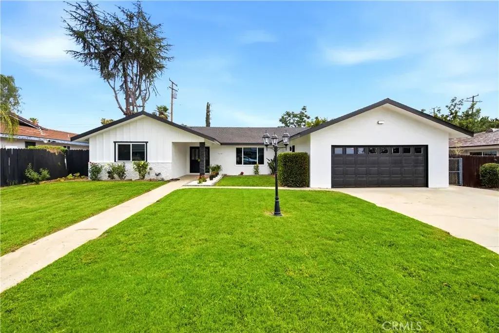 41141 Academy, Hemet
