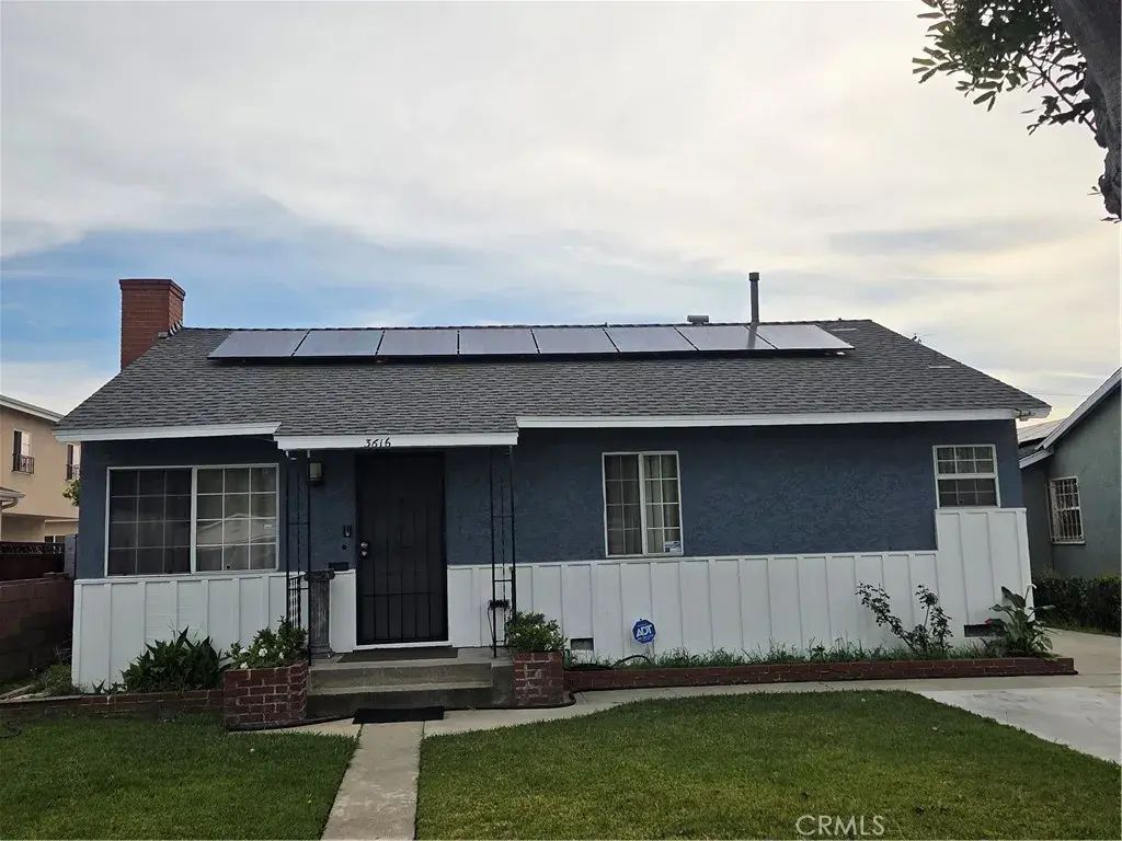 3616 Burton, Lynwood