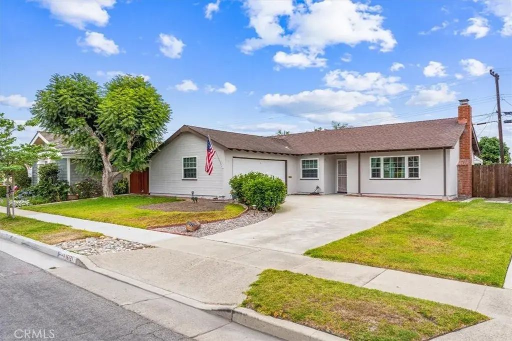 16211 Fantasia, Huntington Beach