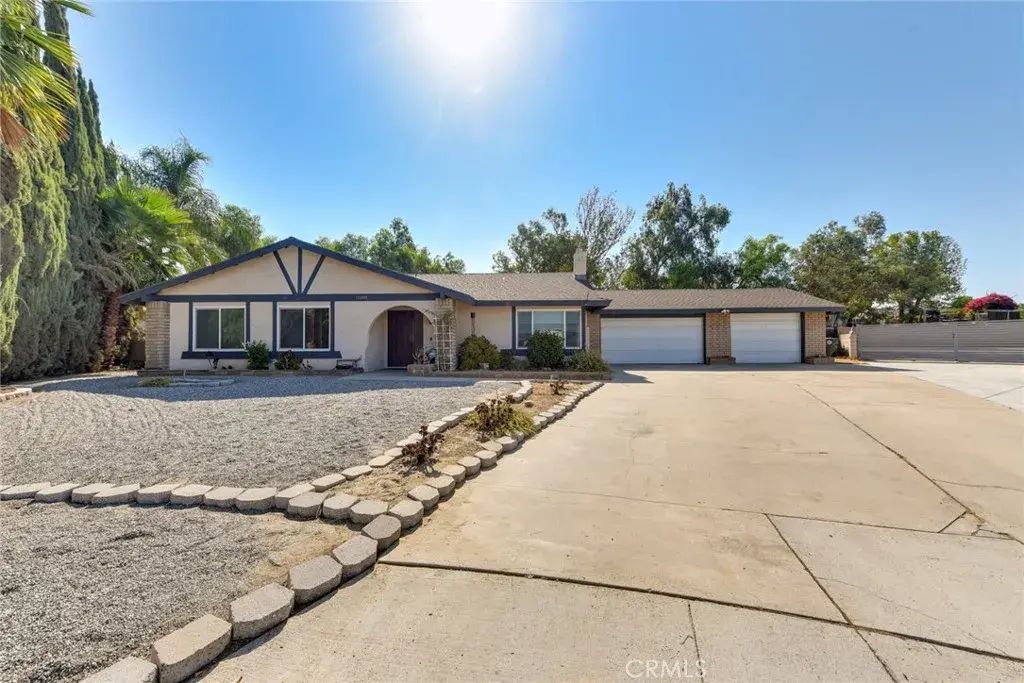 11200 Puente Way, Jurupa Valley