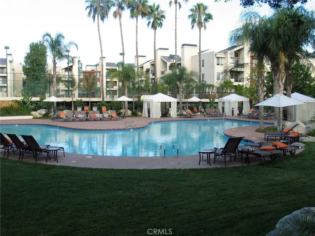 5550 Owensmouth #317, Woodland Hills