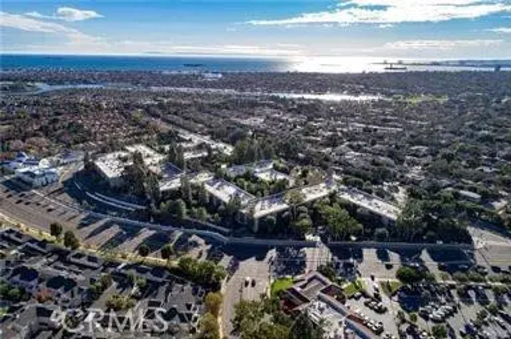412 N Bellflower 104, Long Beach