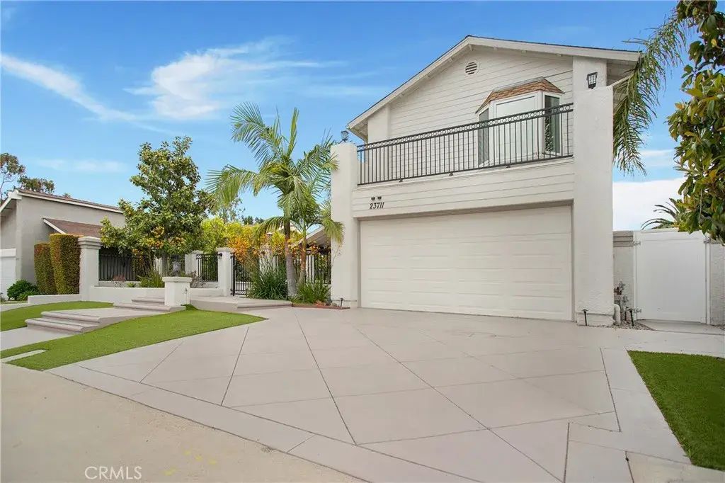 23711 Via Navarra, Mission Viejo