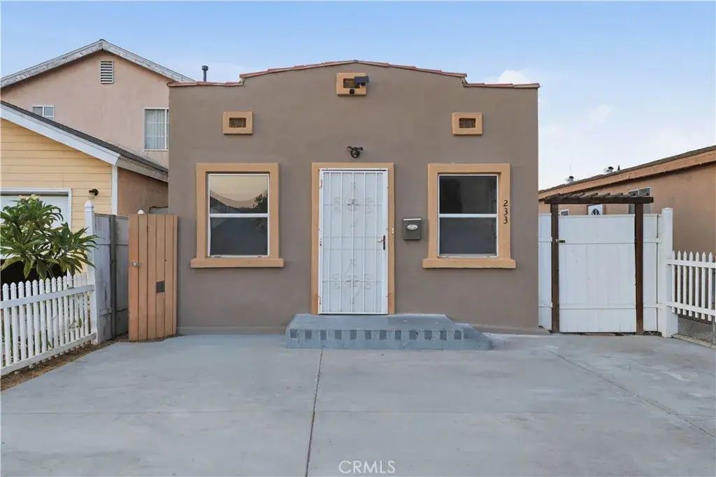 233 E Louise Street, Long Beach