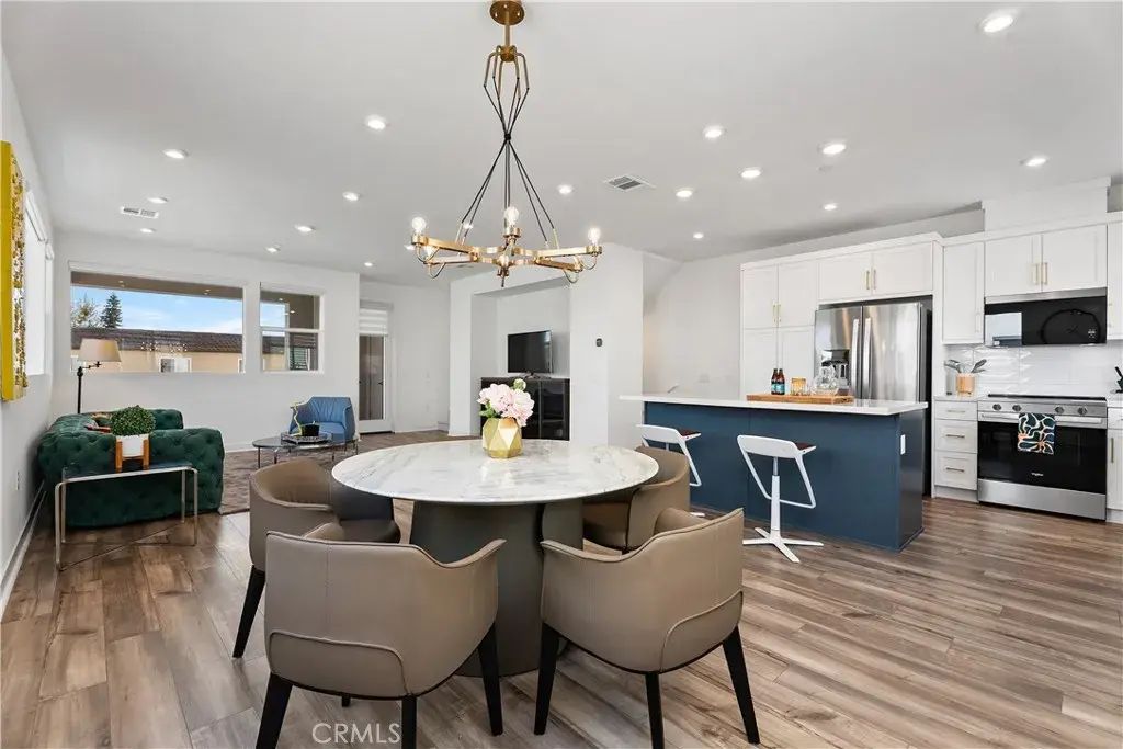651 S Lyon Street, Santa Ana