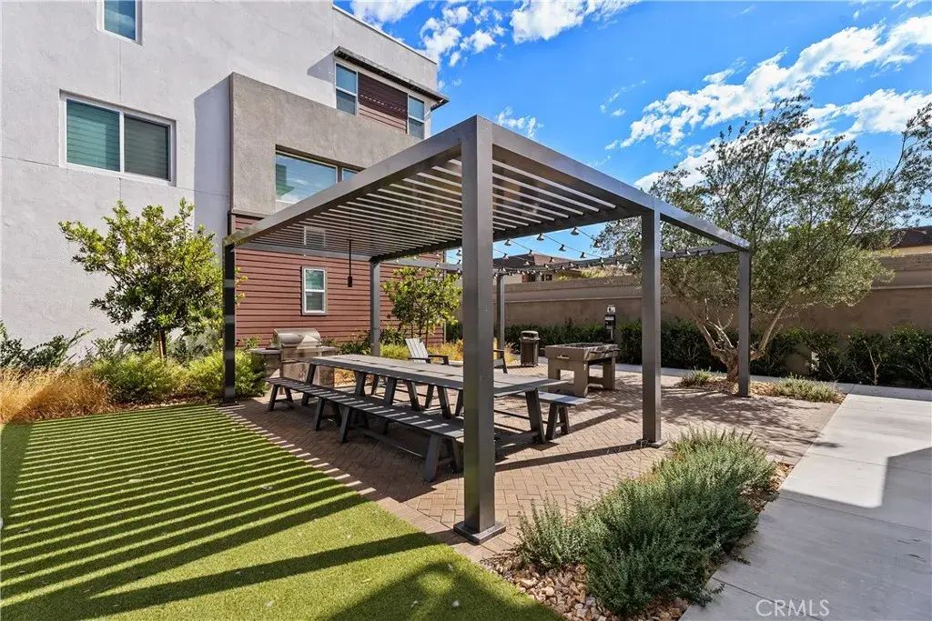 651 S Lyon Street, Santa Ana
