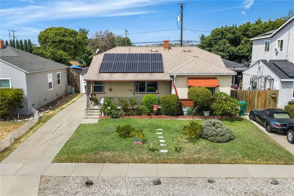2255 Pepperwood Avenue, Long Beach